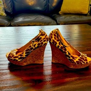 Colin Stuart yellow/ brown size 5